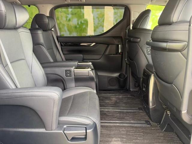 アルファード Ｓ　Ｃパッケージ　新品タイヤ／純正エアロ／保証書／ディスプレイオーディオ＋ナビ９インチ／デジタルインナーミラー／トヨタセーフティセンス／両側電動スライドドア／シートヒーター　前席／車線逸脱防止支援システム　フルエアロ（5枚目）