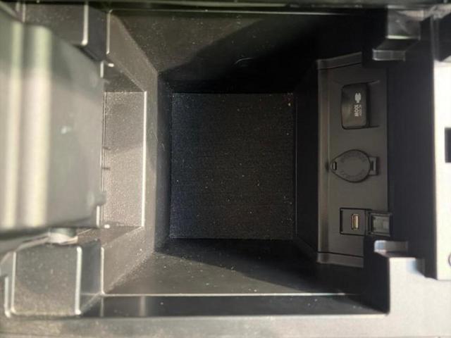 アルファード Ｓ　Ｃパッケージ　新品タイヤ／純正エアロ／保証書／ディスプレイオーディオ＋ナビ９インチ／デジタルインナーミラー／トヨタセーフティセンス／両側電動スライドドア／シートヒーター　前席／車線逸脱防止支援システム　フルエアロ（35枚目）