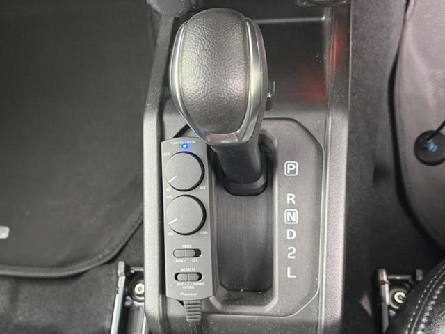 ジムニーシエラ 4WD JC ディスプレイオーディオ/衝突安全装置/シートヒーター/車線逸脱防止支援システム/ヘッドランプ LED/Bluetooth接続/ETC/EBD付ABS/横滑り防止装置/アイドリングストップ バックカメラ(16枚目)
