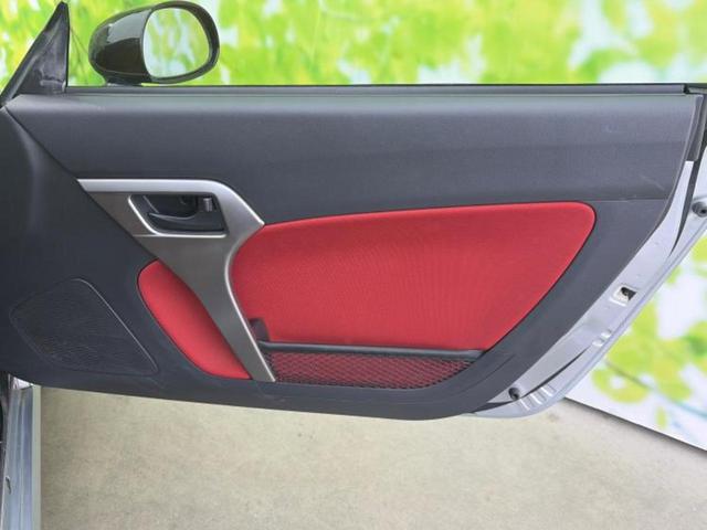 ＷＥＣＡＲＳでは各商談席に大型モニターをご用意しております！見やすい大画面でゆったりと全国の在庫をご覧いただけます！是非ご来店お待ちしております！