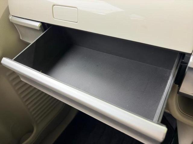 ＷＥＣＡＲＳでは各商談席に大型モニターをご用意しております！見やすい大画面でゆったりと全国の在庫をご覧いただけます！是非ご来店お待ちしております！