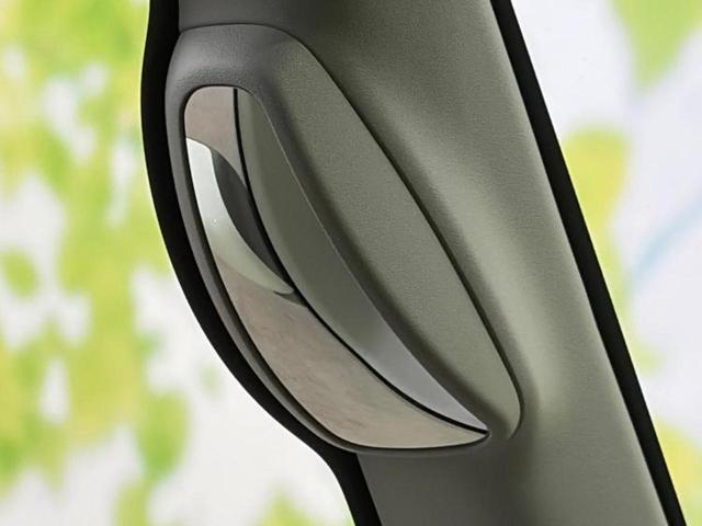 ＷＥＣＡＲＳの展示場では実際に見て、触ってお車をお選びいただけます！知識の豊富な営業スタッフが様々なカーライフをご提案いたします！