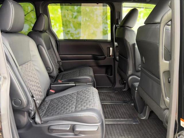 ヴォクシー S-Z 純正エアロ/保証書/ディスプレイオーディオ+ナビ10.5インチ/フリップダウンモニター 純正 14インチ/トヨタセーフティセンス/両側電動スライドドア/シートヒーター 前席 衝突被害軽減システム(5枚目)