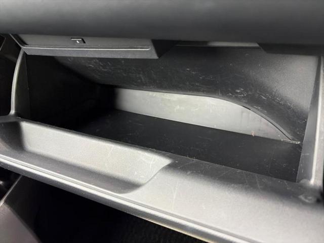 ヴォクシー S-Z 純正エアロ/保証書/ディスプレイオーディオ+ナビ10.5インチ/フリップダウンモニター 純正 14インチ/トヨタセーフティセンス/両側電動スライドドア/シートヒーター 前席 衝突被害軽減システム(27枚目)