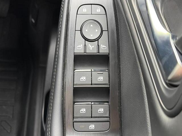 お車に合わせて無料保証以外にも、保証範囲、期間、距離を拡充させた有料保証もご用意しております！中古車の購入が初めてで不安・・・というお客様もご安心ください！