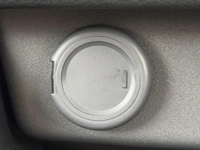 ＷＥＣＡＲＳでは各商談席に大型モニターをご用意しております！見やすい大画面でゆったりと全国の在庫をご覧いただけます！是非ご来店お待ちしております！