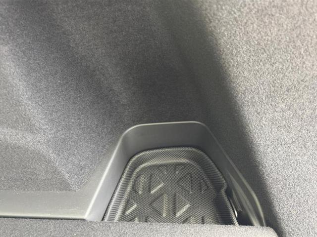 全国に店舗を展開しているのでどこでもお取り寄せが可能です！この車が気になるけど遠方だから・・・と諦める必要はありません！※別途陸送費が必要です。