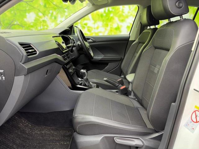 Ｔ－クロス ＴＳＩ　１ｓｔプラス　保証書／純正　メモリーナビ／衝突安全装置／車線逸脱防止支援システム／シート　ハーフレザー／パーキングアシスト　バックガイド／パーキングアシスト　自動操舵／ドライブレコーダー　社外　衝突被害軽減システム（6枚目）
