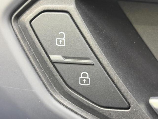 Ｔ－クロス ＴＳＩ　１ｓｔプラス　保証書／純正　メモリーナビ／衝突安全装置／車線逸脱防止支援システム／シート　ハーフレザー／パーキングアシスト　バックガイド／パーキングアシスト　自動操舵／ドライブレコーダー　社外　衝突被害軽減システム（44枚目）