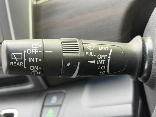 フリード Ｇホンダセンシング　★★★保証書／ディスプレイオーディオ／フリップダウンモニター　社外　１０．１インチ／ホンダセンシング／両側電動スライドドア／車線逸脱防止支援システム／シート　ハーフレザー／ドライブレコーダー　社外（15枚目）