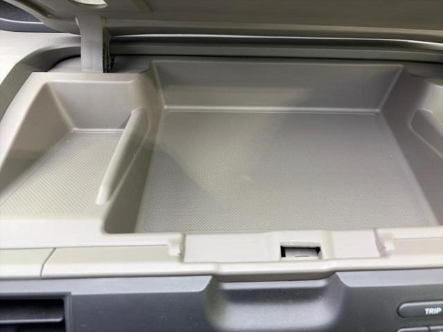 フリード Ｇホンダセンシング　★★★保証書／ディスプレイオーディオ／フリップダウンモニター　社外　１０．１インチ／ホンダセンシング／両側電動スライドドア／車線逸脱防止支援システム／シート　ハーフレザー／ドライブレコーダー　社外（27枚目）