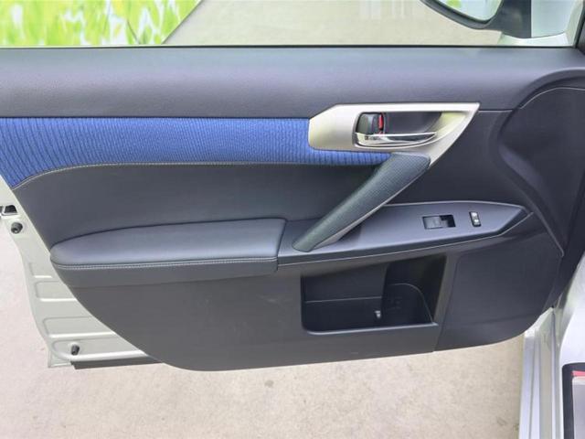 CT CT200hバージョンC 保証書/純正 SDナビ/シートヒーター 前席/パーキングアシスト バックガイド/ヘッドランプ LED/USBジャック/Bluetooth接続/ETC/EBD付ABS/横滑り防止装置 バックカメラ(22枚目)