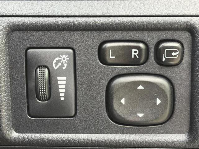 CT CT200hバージョンC 保証書/純正 SDナビ/シートヒーター 前席/パーキングアシスト バックガイド/ヘッドランプ LED/USBジャック/Bluetooth接続/ETC/EBD付ABS/横滑り防止装置 バックカメラ(28枚目)