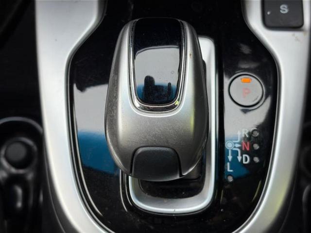 フィットハイブリッド ハイブリッド・Ｌホンダセンシング　保証書／純正　ＳＤナビ／衝突安全装置／車線逸脱防止支援システム／シート　ハーフレザー／ヘッドランプ　ＬＥＤ／Ｂｌｕｅｔｏｏｔｈ接続／ＥＴＣ／ＥＢＤ付ＡＢＳ／横滑り防止装置／アイドリングストップ（18枚目）