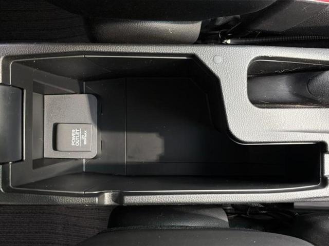 フィットハイブリッド ハイブリッド・Ｌホンダセンシング　保証書／純正　ＳＤナビ／衝突安全装置／車線逸脱防止支援システム／シート　ハーフレザー／ヘッドランプ　ＬＥＤ／Ｂｌｕｅｔｏｏｔｈ接続／ＥＴＣ／ＥＢＤ付ＡＢＳ／横滑り防止装置／アイドリングストップ（32枚目）