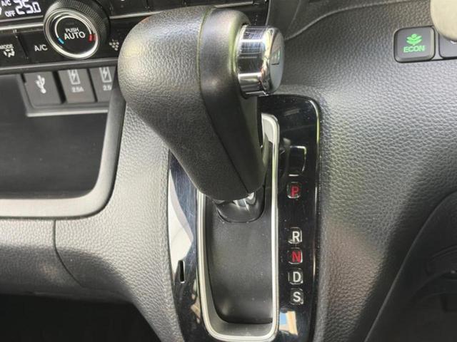 N-BOXカスタム G・EXターボホンダセンシング 保証書/純正 8インチ SDナビ/衝突安全装置/両側電動スライドドア/車線逸脱防止支援システム/シート ハーフレザー/パーキングアシスト バックガイド/ドライブレコーダー 社外 ターボ バックカメラ(18枚目)