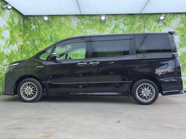 ヴォクシー ハイブリッドZSキラメキ2 新品タイヤ/保証書/純正 10インチ SDナビ/フリップダウンモニター 純正 12.1インチ/トヨタセーフティセンス/両側電動スライドドア/シートヒーター 前席/車線逸脱防止支援システム バックカメラ(2枚目)