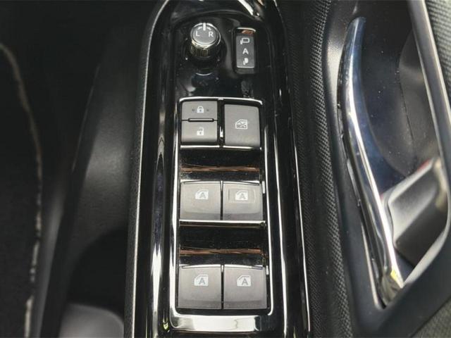 ヴォクシー ハイブリッドZSキラメキ2 新品タイヤ/保証書/純正 10インチ SDナビ/フリップダウンモニター 純正 12.1インチ/トヨタセーフティセンス/両側電動スライドドア/シートヒーター 前席/車線逸脱防止支援システム バックカメラ(33枚目)