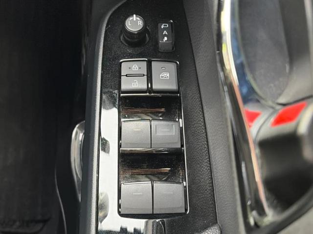 プリウス S 保証書/純正 9インチ SDナビ/トヨタセーフティセンス/車線逸脱防止支援システム/ドライブレコーダー 社外/ヘッドランプ LED/Bluetooth接続/ETC/EBD付ABS/横滑り防止装置(30枚目)