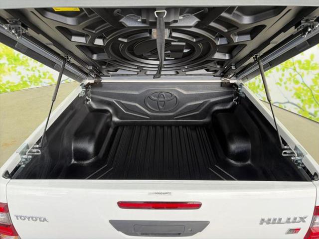ハイラックス ４ＷＤ　Ｚ　ＧＲスポーツ　保証書／ディスプレイオーディオ＋ナビ８インチ／トヨタセーフティセンス／全方位モニター／車線逸脱防止支援システム／シート　ハーフレザー／ヘッドランプ　ＬＥＤ／Ｂｌｕｅｔｏｏｔｈ接続／ＥＴＣ　全周囲カメラ（19枚目）
