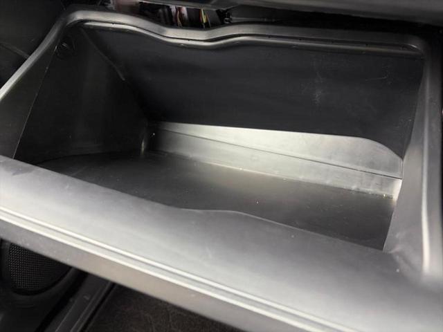 ハイラックス ４ＷＤ　Ｚ　ＧＲスポーツ　保証書／ディスプレイオーディオ＋ナビ８インチ／トヨタセーフティセンス／全方位モニター／車線逸脱防止支援システム／シート　ハーフレザー／ヘッドランプ　ＬＥＤ／Ｂｌｕｅｔｏｏｔｈ接続／ＥＴＣ　全周囲カメラ（24枚目）