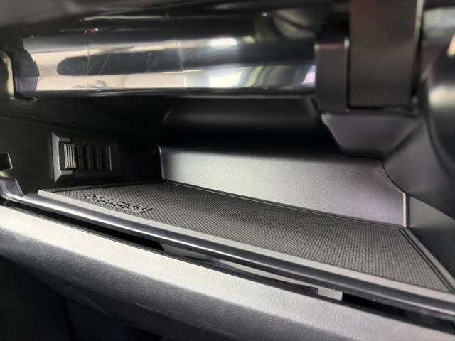 ハイラックス ４ＷＤ　Ｚ　ＧＲスポーツ　保証書／ディスプレイオーディオ＋ナビ８インチ／トヨタセーフティセンス／全方位モニター／車線逸脱防止支援システム／シート　ハーフレザー／ヘッドランプ　ＬＥＤ／Ｂｌｕｅｔｏｏｔｈ接続／ＥＴＣ　全周囲カメラ（25枚目）