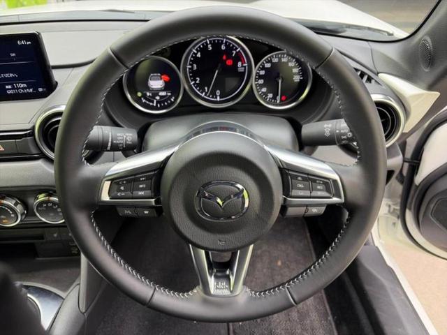 ロードスター Ｓスペシャルパッケージ　保証書／ディスプレイオーディオ／車線逸脱防止支援システム／ドライブレコーダー　社外／ヘッドランプ　ＬＥＤ／Ｂｌｕｅｔｏｏｔｈ接続／ＥＴＣ／ＥＢＤ付ＡＢＳ／横滑り防止装置　ＬＥＤヘッドランプ　ドラレコ（14枚目）