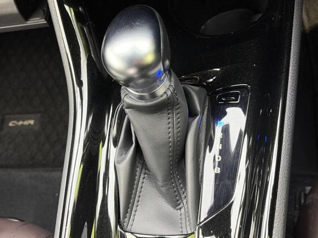Ｃ－ＨＲ Ｇ　純正エアロ／保証書／純正　ＳＤナビ／衝突安全装置／シートヒーター／車線逸脱防止支援システム／シート　ハーフレザー／ヘッドランプ　ＬＥＤ／ＥＴＣ／ＥＢＤ付ＡＢＳ／横滑り防止装置／アイドリングストップ（18枚目）