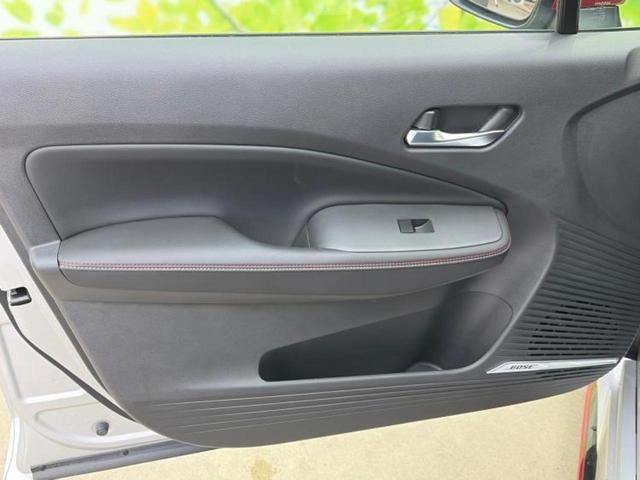 オーラ ニスモチューンドｅパワー４ＷＤ　ＢＯＳＥ／保証書／純正　９インチ　メモリーナビ／エマージェンシーブレーキ／シートヒーター／アラウンドビューモニター／車線逸脱防止支援システム／プロパイロット／ヘッドランプ　ＬＥＤ　衝突被害軽減システム（22枚目）