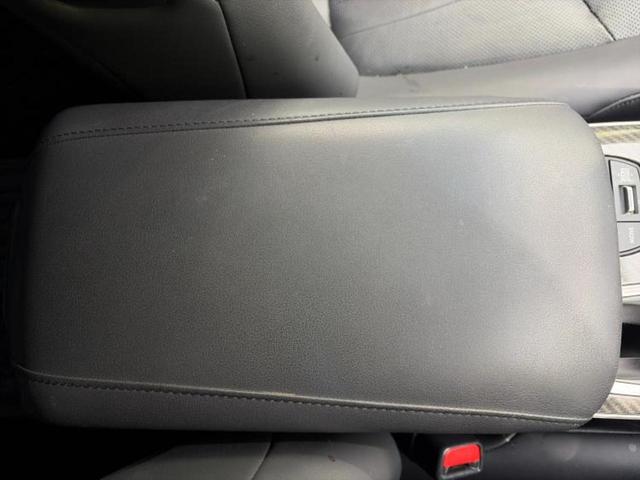 クラウンハイブリッド ＲＳアドバンス　新品タイヤ／保証書／純正　１０インチ　ＳＤナビ／デジタルインナーミラー／トヨタセーフティセンス／シートヒーター　前席／車線逸脱防止支援システム／シート　フルレザー／ドライブレコーダー　前後　革シート（30枚目）