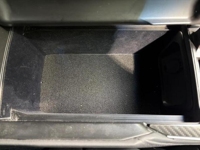 クラウンハイブリッド ＲＳアドバンス　新品タイヤ／保証書／純正　１０インチ　ＳＤナビ／デジタルインナーミラー／トヨタセーフティセンス／シートヒーター　前席／車線逸脱防止支援システム／シート　フルレザー／ドライブレコーダー　前後　革シート（31枚目）