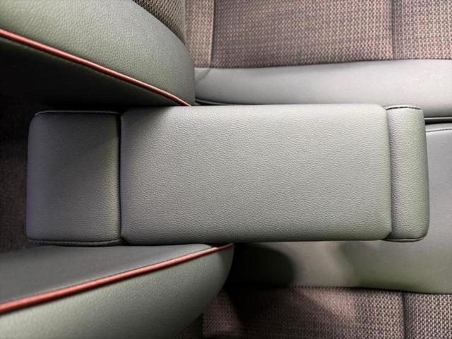 スペーシアカスタム ハイブリッドＸＳ　保証書／純正　９インチ　メモリーナビ／セーフティサポート（スズキ）／両側電動スライドドア／シートヒーター　前席／全方位モニター／車線逸脱防止支援システム／シート　ハーフレザー／ヘッドランプ　ＬＥＤ（32枚目）