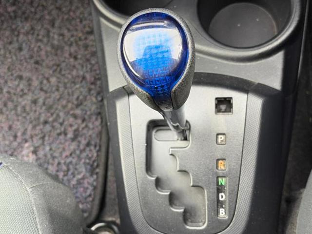 アクア Ｓ　新品タイヤ／保証書／純正　ＨＤＤナビ／ＥＴＣ／ＥＢＤ付ＡＢＳ／横滑り防止装置／アイドリングストップ／バックモニター／ワンセグＴＶ／ＤＶＤ／エアバッグ　運転席／エアバッグ　助手席／エアバッグ　サイド（18枚目）