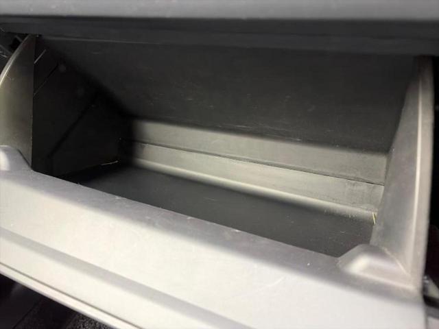 アクア Ｓ　新品タイヤ／保証書／純正　ＨＤＤナビ／ＥＴＣ／ＥＢＤ付ＡＢＳ／横滑り防止装置／アイドリングストップ／バックモニター／ワンセグＴＶ／ＤＶＤ／エアバッグ　運転席／エアバッグ　助手席／エアバッグ　サイド（24枚目）