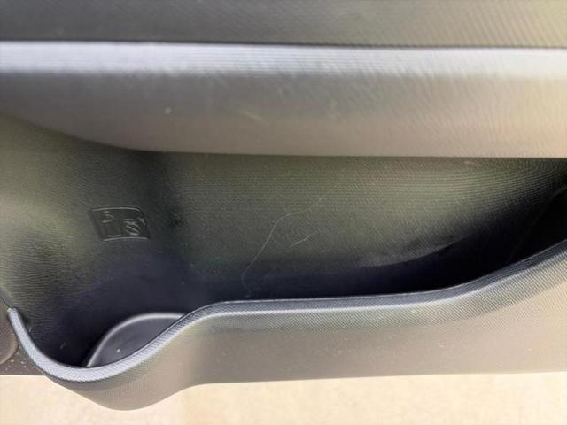 アクア Ｓ　新品タイヤ／保証書／純正　ＨＤＤナビ／ＥＴＣ／ＥＢＤ付ＡＢＳ／横滑り防止装置／アイドリングストップ／バックモニター／ワンセグＴＶ／ＤＶＤ／エアバッグ　運転席／エアバッグ　助手席／エアバッグ　サイド（42枚目）