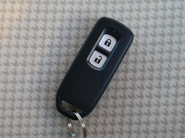 Ｎ－ＯＮＥ Ｇ・Ｌパッケージ　アイドリングストップ　スマートキー　プッシュスタート　ナビ（20枚目）