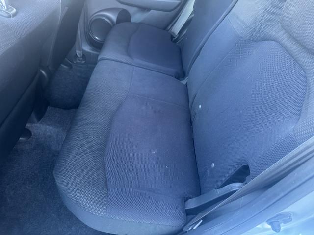 フィットハイブリッド スマートセレクション　電動ミラー　スマートキー　オートクルーズコントロール　ＥＴＣ　キーフリー　オートエアコン　ＡＢＳ　パワーウィンドウ　パワーステアリング　運転席エアバッグ　ＷエアＢ（13枚目）