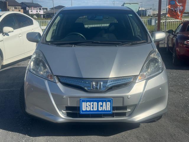 フィットハイブリッド スマートセレクション　電動ミラー　スマートキー　オートクルーズコントロール　ＥＴＣ　キーフリー　オートエアコン　ＡＢＳ　パワーウィンドウ　パワーステアリング　運転席エアバッグ　ＷエアＢ（14枚目）