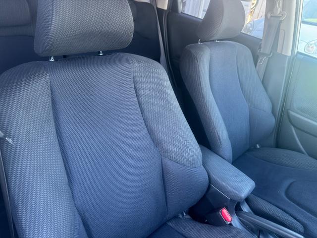 フィットハイブリッド スマートセレクション　電動ミラー　スマートキー　オートクルーズコントロール　ＥＴＣ　キーフリー　オートエアコン　ＡＢＳ　パワーウィンドウ　パワーステアリング　運転席エアバッグ　ＷエアＢ（23枚目）