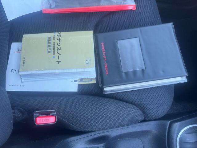 フィットハイブリッド スマートセレクション　電動ミラー　スマートキー　オートクルーズコントロール　ＥＴＣ　キーフリー　オートエアコン　ＡＢＳ　パワーウィンドウ　パワーステアリング　運転席エアバッグ　ＷエアＢ（39枚目）