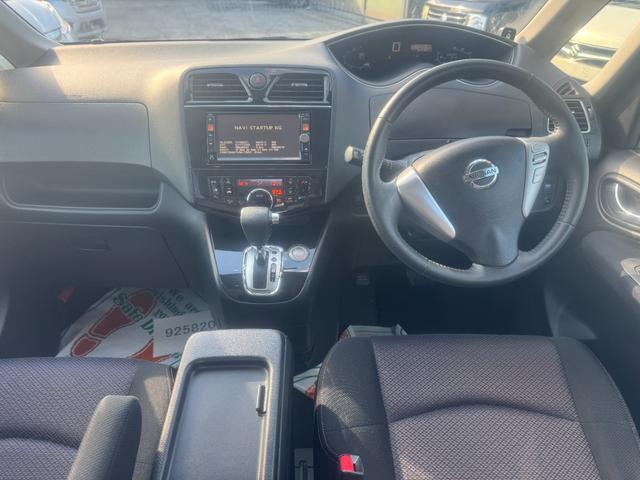 セレナ ハイウェイスター　Ｖセレクション　スマートキープッシュスタート　３列　オートクルーズ　ＤＶＤ再生　ＡＡＣ　アルミホイール　ＰＷ　助手席エアバック　パワーステアリング　運転席エアバック　ＡＢＳ　キーフリ　両側ＰＷスライドドア　電動ミラー（6枚目）