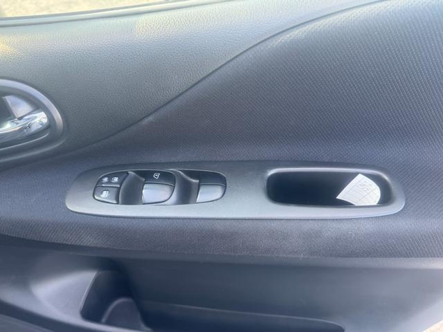 セレナ ハイウェイスター　Ｖセレクション　スマートキープッシュスタート　３列　オートクルーズ　ＤＶＤ再生　ＡＡＣ　アルミホイール　ＰＷ　助手席エアバック　パワーステアリング　運転席エアバック　ＡＢＳ　キーフリ　両側ＰＷスライドドア　電動ミラー（35枚目）