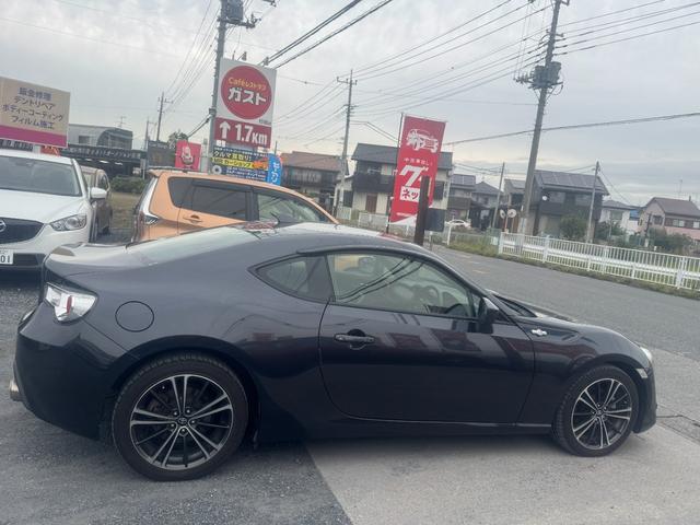 ８６ ＧＴ　キーフリ　電動格納ミラー　スマートキ－　ＥＴＣ車載器　ＶＳＡ　オートエアコン　助手席エアバッグ　パワーウィンドウ　アルミ　運転席エアバッグ　ＡＢＳ　パワーステアリング　ナビ　ＴＶ（16枚目）