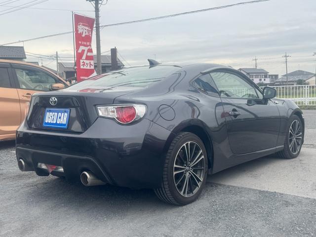 ８６ ＧＴ　キーフリ　電動格納ミラー　スマートキ－　ＥＴＣ車載器　ＶＳＡ　オートエアコン　助手席エアバッグ　パワーウィンドウ　アルミ　運転席エアバッグ　ＡＢＳ　パワーステアリング　ナビ　ＴＶ（17枚目）