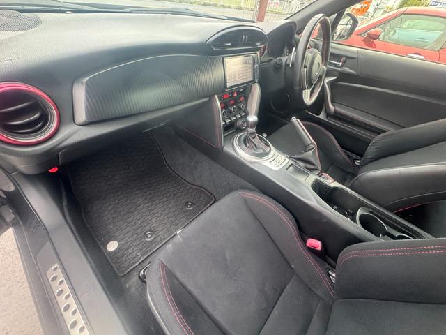 ８６ ＧＴ　キーフリ　電動格納ミラー　スマートキ－　ＥＴＣ車載器　ＶＳＡ　オートエアコン　助手席エアバッグ　パワーウィンドウ　アルミ　運転席エアバッグ　ＡＢＳ　パワーステアリング　ナビ　ＴＶ（20枚目）
