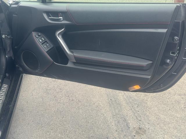 ８６ ＧＴ　キーフリ　電動格納ミラー　スマートキ－　ＥＴＣ車載器　ＶＳＡ　オートエアコン　助手席エアバッグ　パワーウィンドウ　アルミ　運転席エアバッグ　ＡＢＳ　パワーステアリング　ナビ　ＴＶ（22枚目）