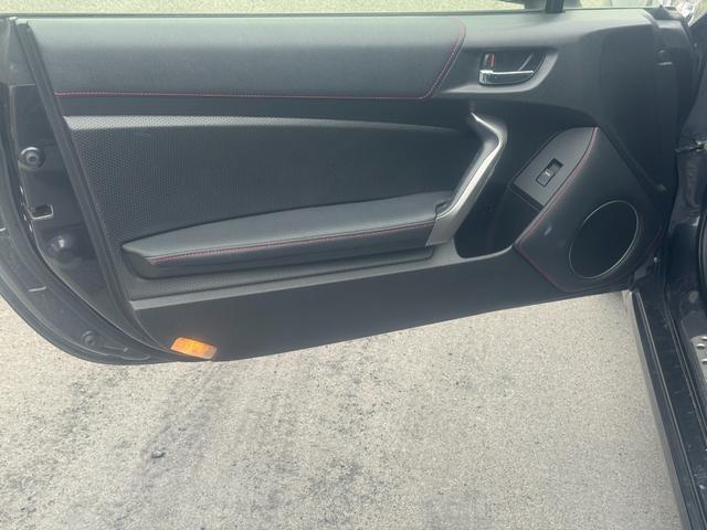 ８６ ＧＴ　キーフリ　電動格納ミラー　スマートキ－　ＥＴＣ車載器　ＶＳＡ　オートエアコン　助手席エアバッグ　パワーウィンドウ　アルミ　運転席エアバッグ　ＡＢＳ　パワーステアリング　ナビ　ＴＶ（24枚目）