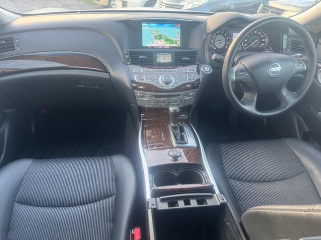 フーガ 250GT Aパッケージ 電動格納ドアミラー Bカメラ ETC オートエアコン 運転席エアバッグ パワーステアリング ABS ナビTV 助手席エアバッグ パワーウィンドウ(6枚目)