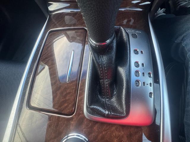 フーガ 250GT Aパッケージ 電動格納ドアミラー Bカメラ ETC オートエアコン 運転席エアバッグ パワーステアリング ABS ナビTV 助手席エアバッグ パワーウィンドウ(10枚目)