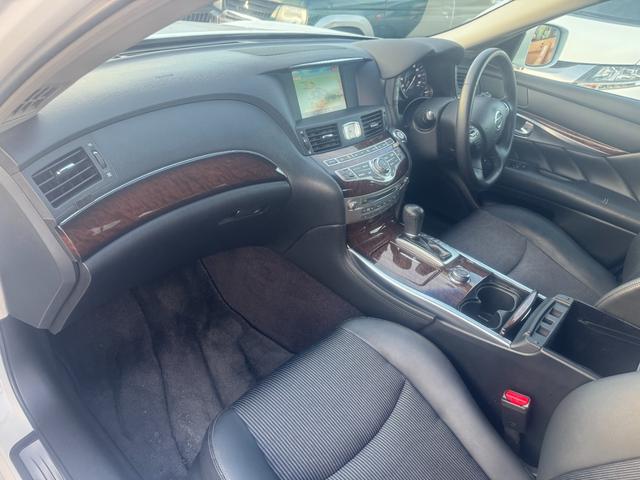 フーガ 250GT Aパッケージ 電動格納ドアミラー Bカメラ ETC オートエアコン 運転席エアバッグ パワーステアリング ABS ナビTV 助手席エアバッグ パワーウィンドウ(24枚目)